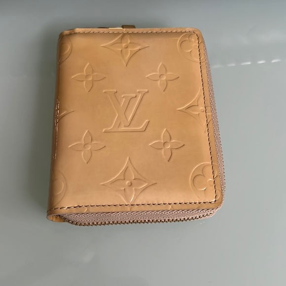 Louis Vuitton Handbags - Louis Vuitton Vernis Enamel Patent Leather Broom Zip Around Wallet